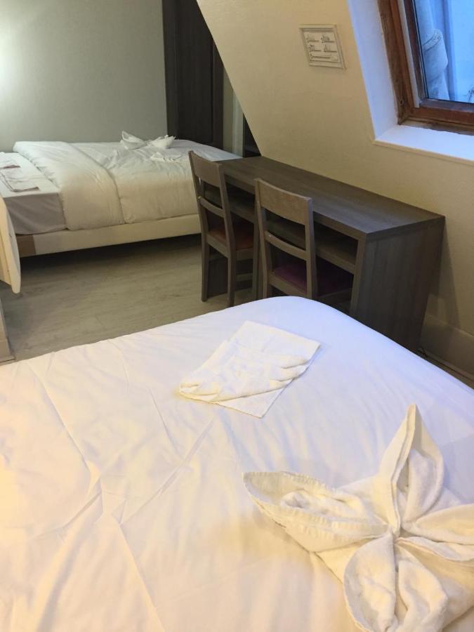 Pax Hotel Paris Exterior photo